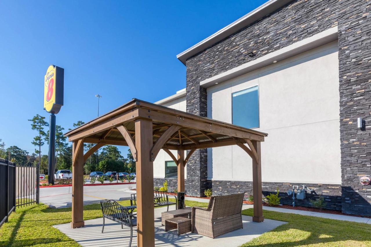 | Super 8 by Wyndham Kingwood Houston North