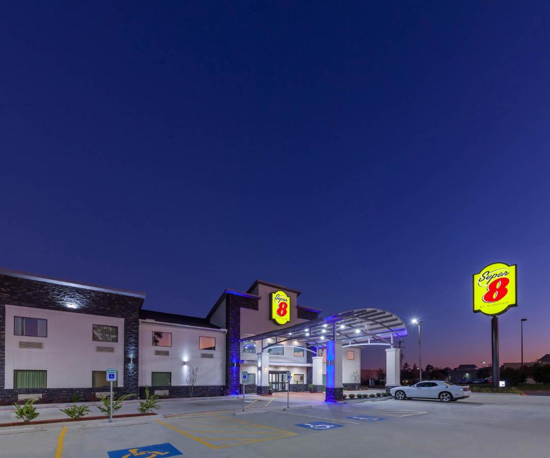 | Super 8 by Wyndham Kingwood Houston North
