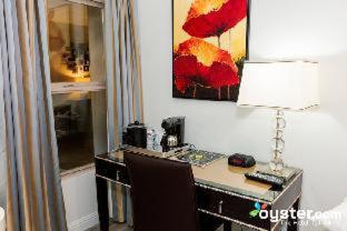 Room #5668620 at L.A. Sky Boutique Hotel