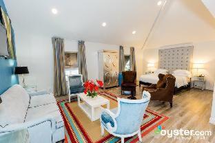Room #5668624 at L.A. Sky Boutique Hotel