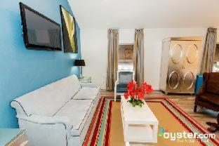 Room #5668624 at L.A. Sky Boutique Hotel