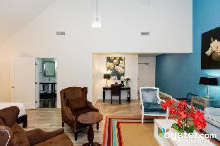 Room #5668624 at L.A. Sky Boutique Hotel