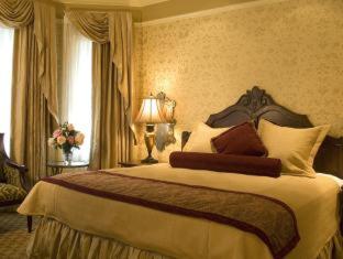 Room #2623023 at Victorian Inn