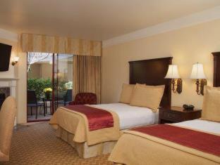 Room #2623025 at Victorian Inn
