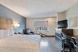 Room #51854909 at Extended Stay America Select Suites - Charlotte - University Place