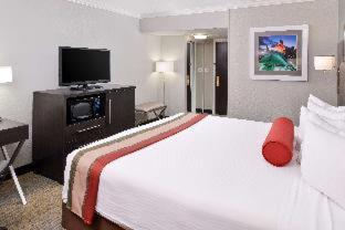 Room #18064923 at Best Western At O'Hare