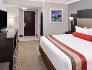 Room #18064923 at Best Western At O'Hare