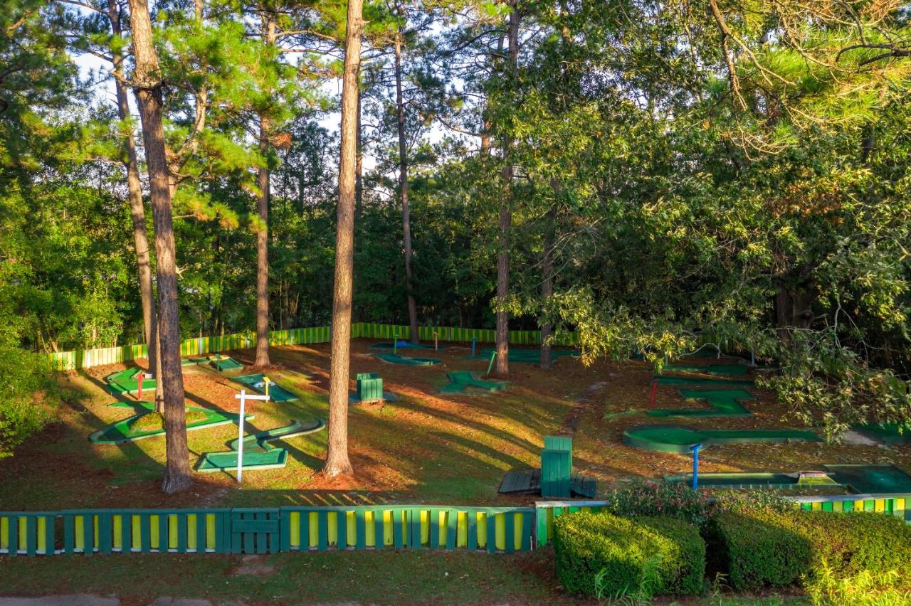  | Crown Resorts at Hickory Hills