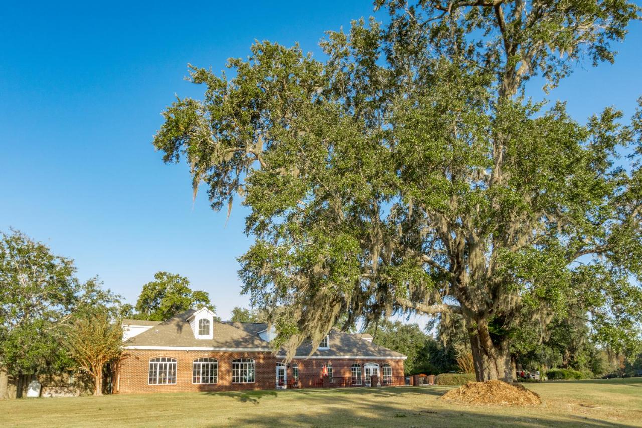  | Crown Resorts at Hickory Hills