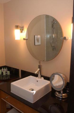 Room #5658109 at The Pacific Inn