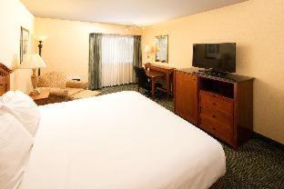 Room #39176013 at Red Lion Hotel Wenatchee City Center