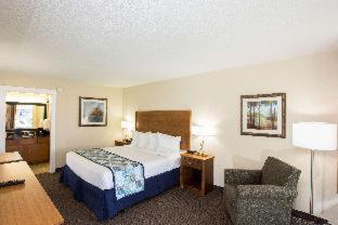 Room #53555009 at Red Lion Inn & Suites Branson