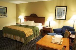 Room #32477020 at Best Western Oceanside Inn
