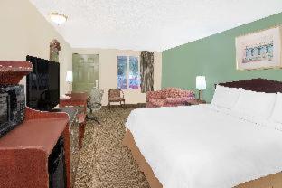 Room #33847714 at Knights Inn Battle Creek