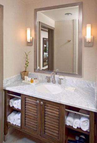 Room #4647966 at Best Western Plus Island Palms Hotel & Marina