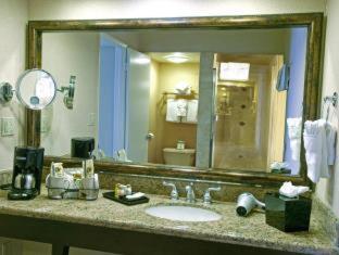 Room #4647946 at Best Western Plus Island Palms Hotel & Marina