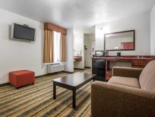 Room #24157721 at Best Western Visalia Hotel