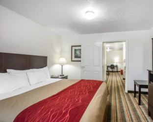 Room #24157721 at Best Western Visalia Hotel