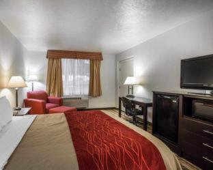 Room #24157726 at Best Western Visalia Hotel