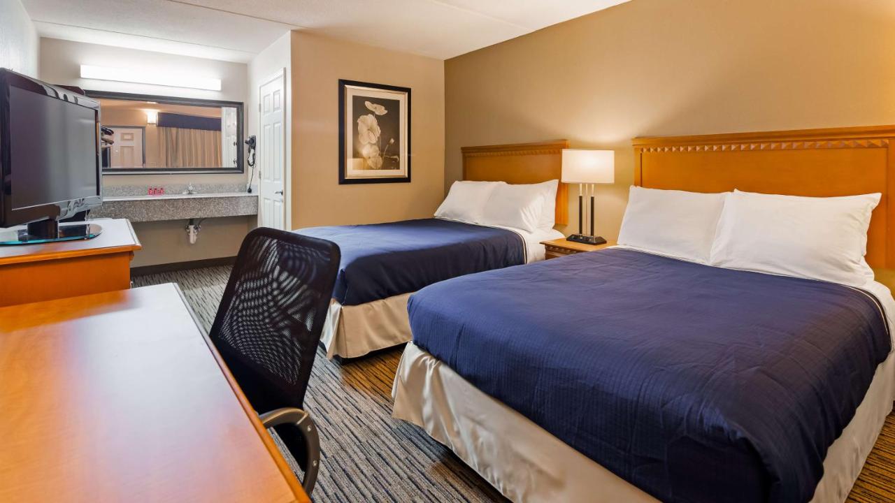 Double Room with Two Double Beds at SureStay Hotel by Best Western Tupelo North
