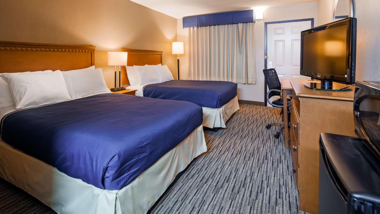 Double Room with Two Double Beds at SureStay Hotel by Best Western Tupelo North