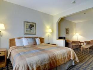 Room #7576611 at Best Western Inn & Suites - Midway Airport
