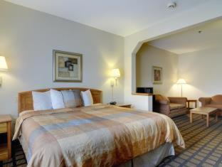 Room #7576611 at Best Western Inn & Suites - Midway Airport