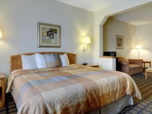 Room #7576611 at Best Western Inn & Suites - Midway Airport