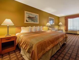 Room #7576613 at Best Western Inn & Suites - Midway Airport
