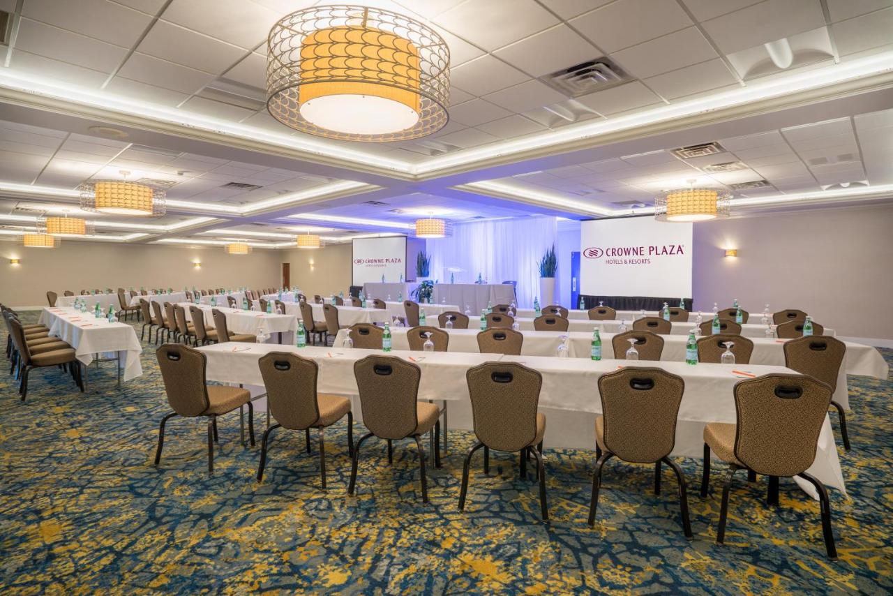 | Crowne Plaza Suites Pittsburgh South