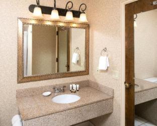 Room #39142508 at Red Lion Hotel Redding
