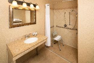 Room #34985308 at Red Lion Hotel Portland Airport