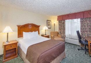 Room #34985308 at Red Lion Hotel Portland Airport