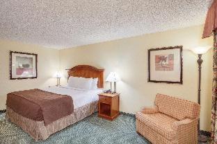 Room #34985309 at Red Lion Hotel Portland Airport