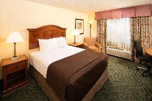 Room #34985310 at Red Lion Hotel Portland Airport