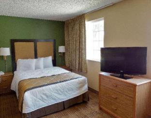 Room #52096818 at Hawthorn Extended Stay by Wyndham DFW Airport North
