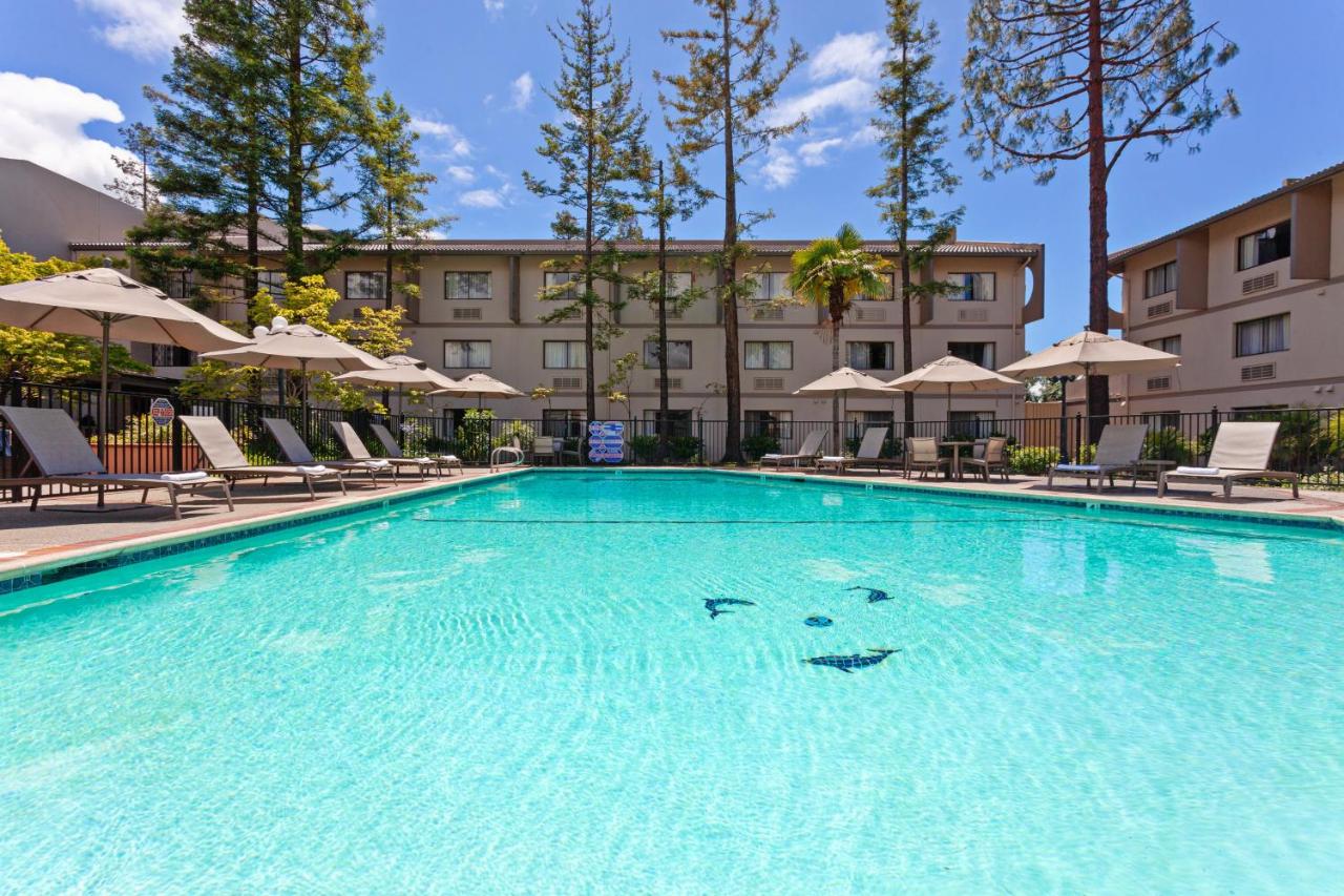 | Crowne Plaza Silicon Valley North - Union City, an IHG Hotel