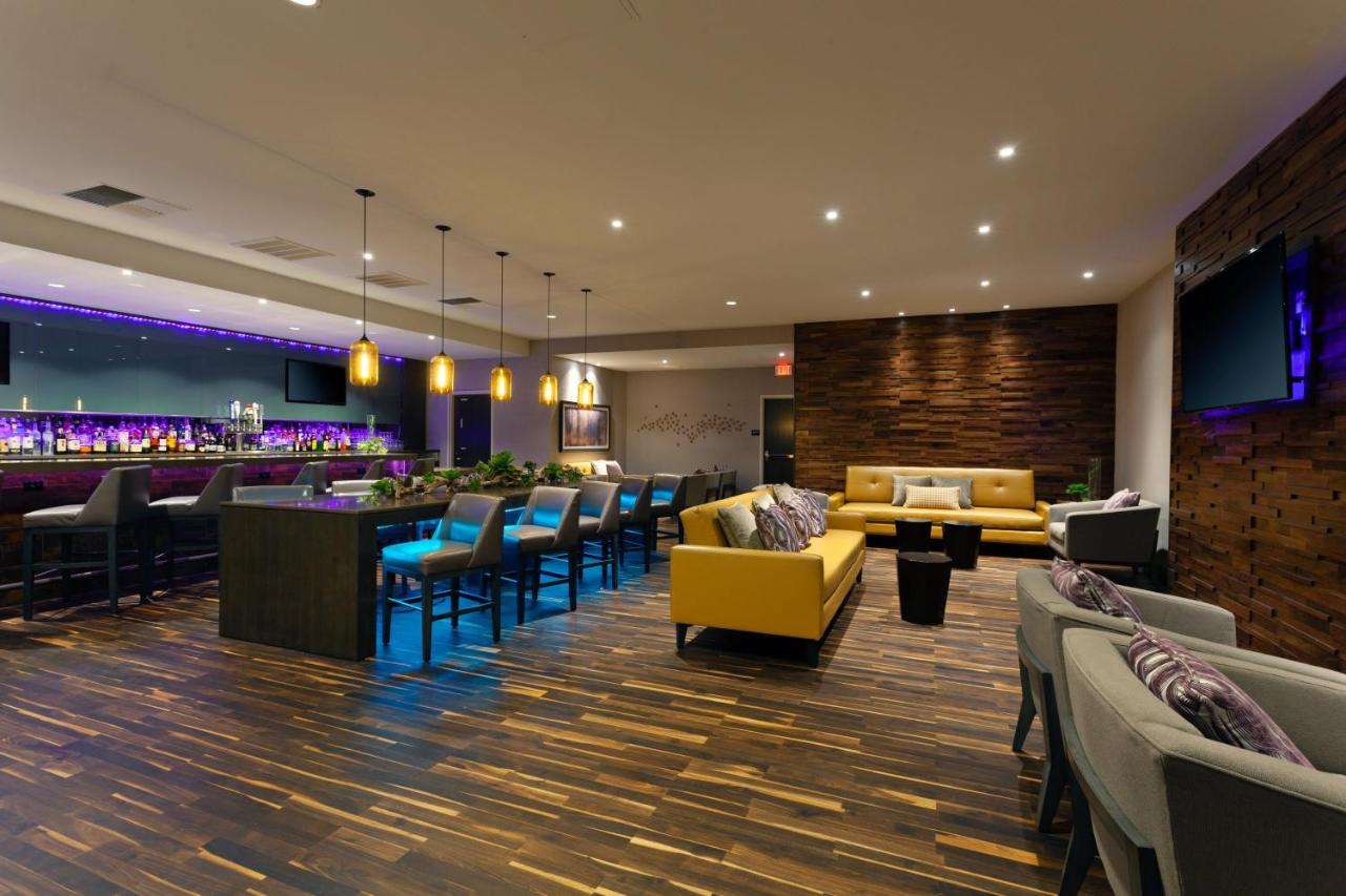 | Crowne Plaza Silicon Valley North - Union City, an IHG Hotel
