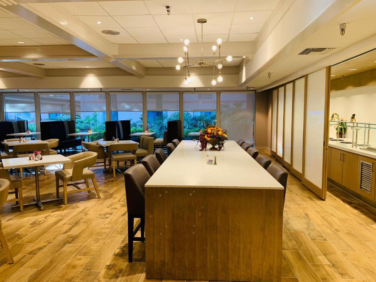 | Crowne Plaza Silicon Valley North - Union City, an IHG Hotel