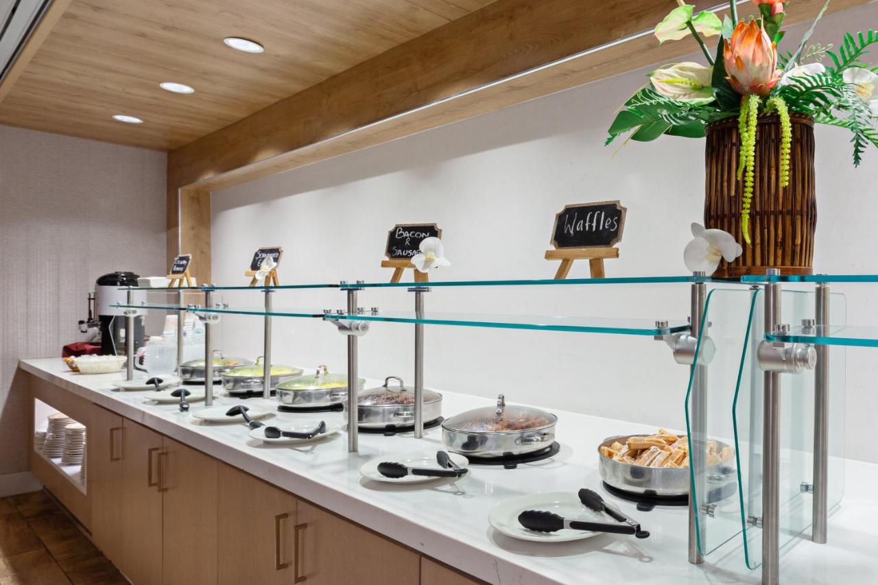 | Crowne Plaza Silicon Valley North - Union City, an IHG Hotel