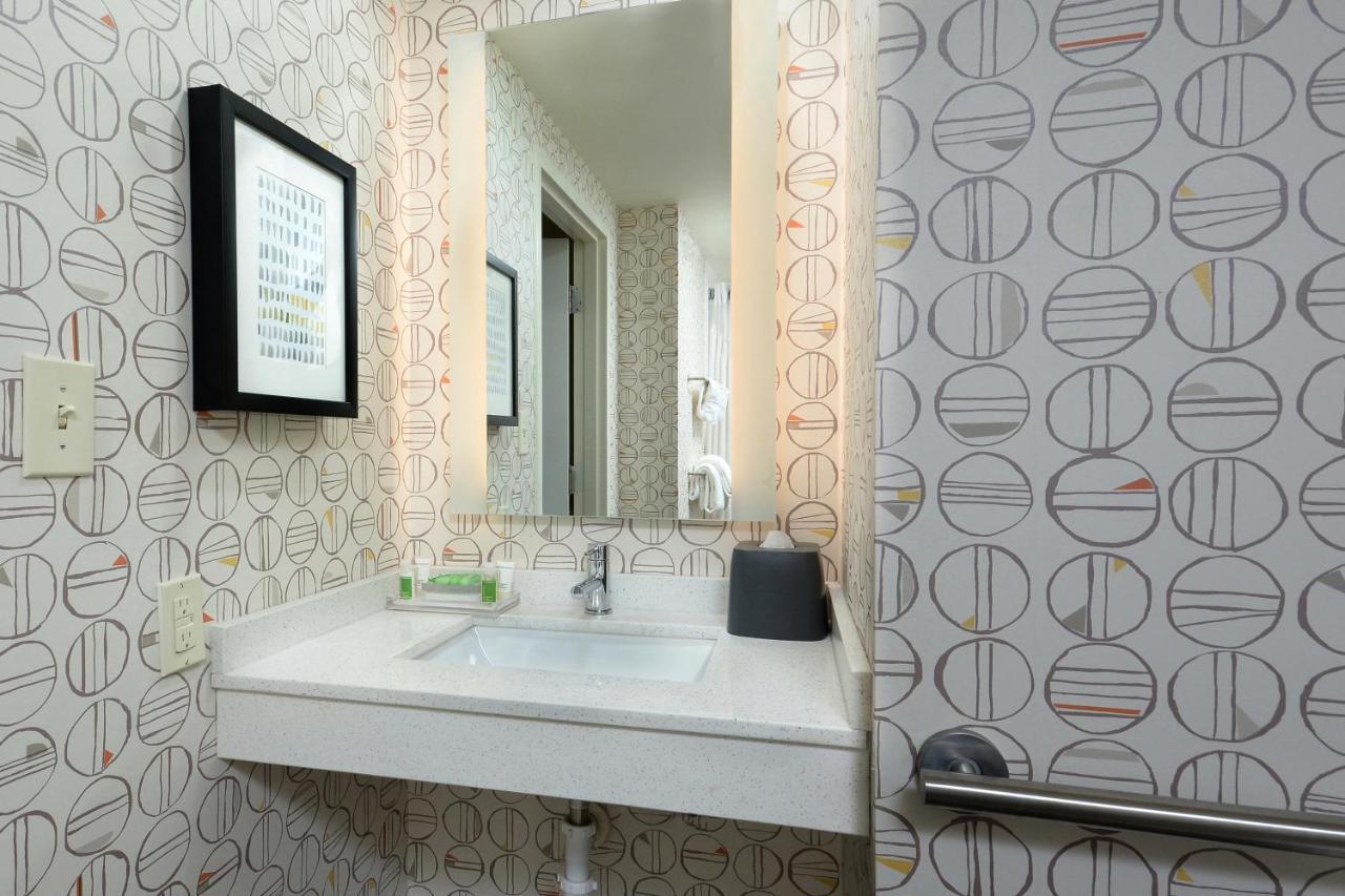 Queen Room with Two Queen Beds - Disability Access Tub at Holiday Inn Raleigh-Durham Airport by IHG
