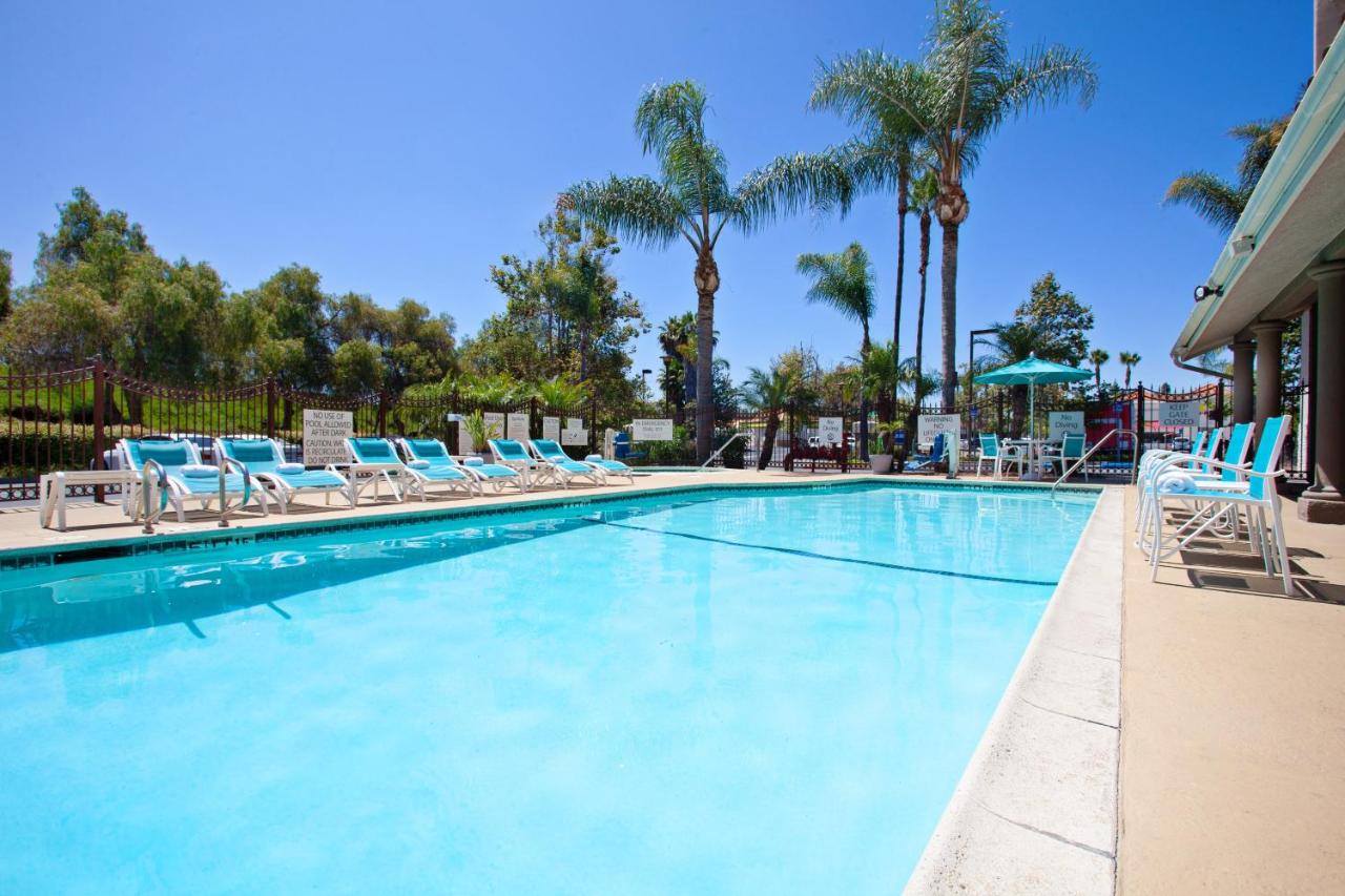  | Holiday Inn Express Hotel & Suites San Diego-Escondido, an IHG Hotel
