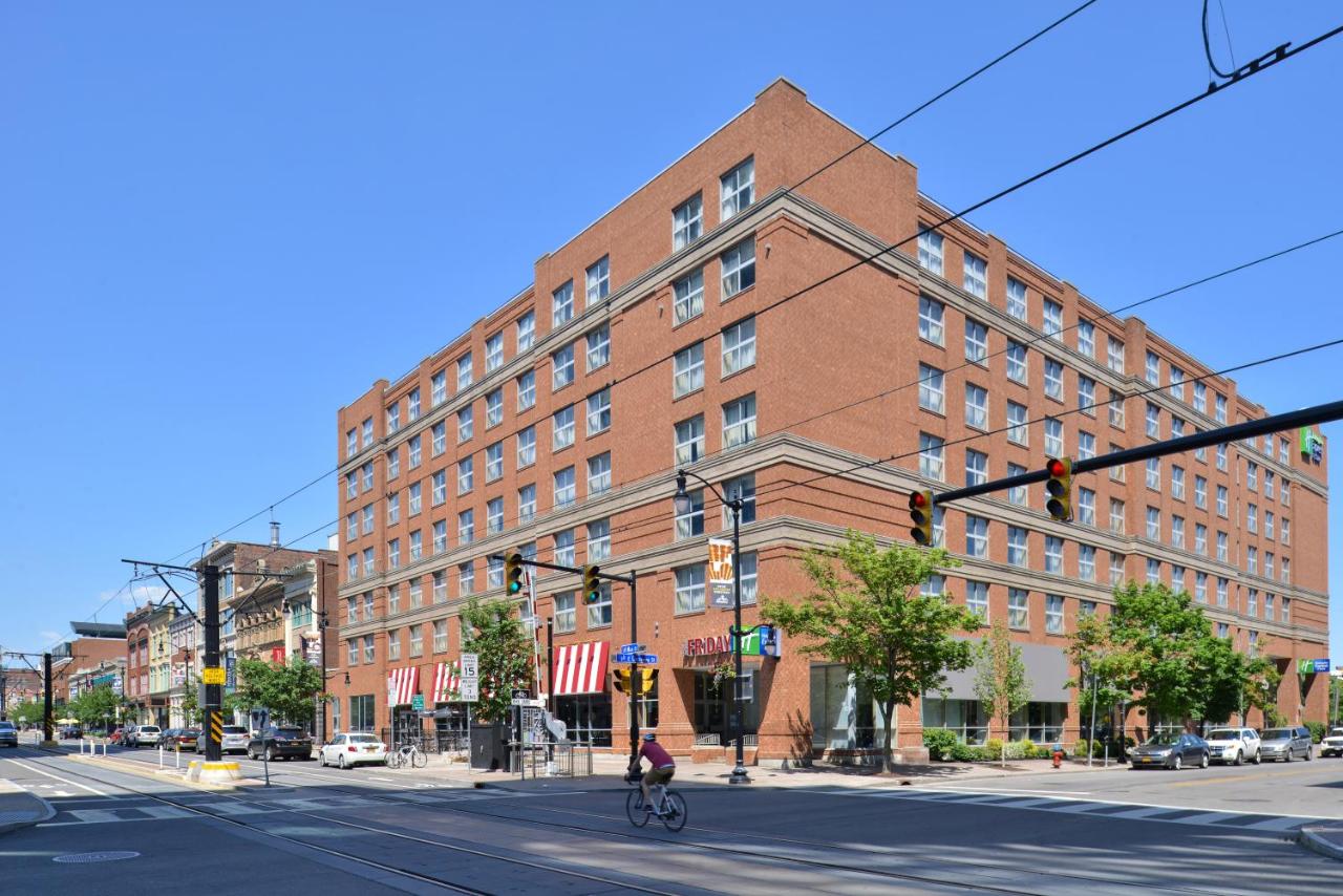  | Holiday Inn Express & Suites Buffalo Downtown, an IHG Hotel
