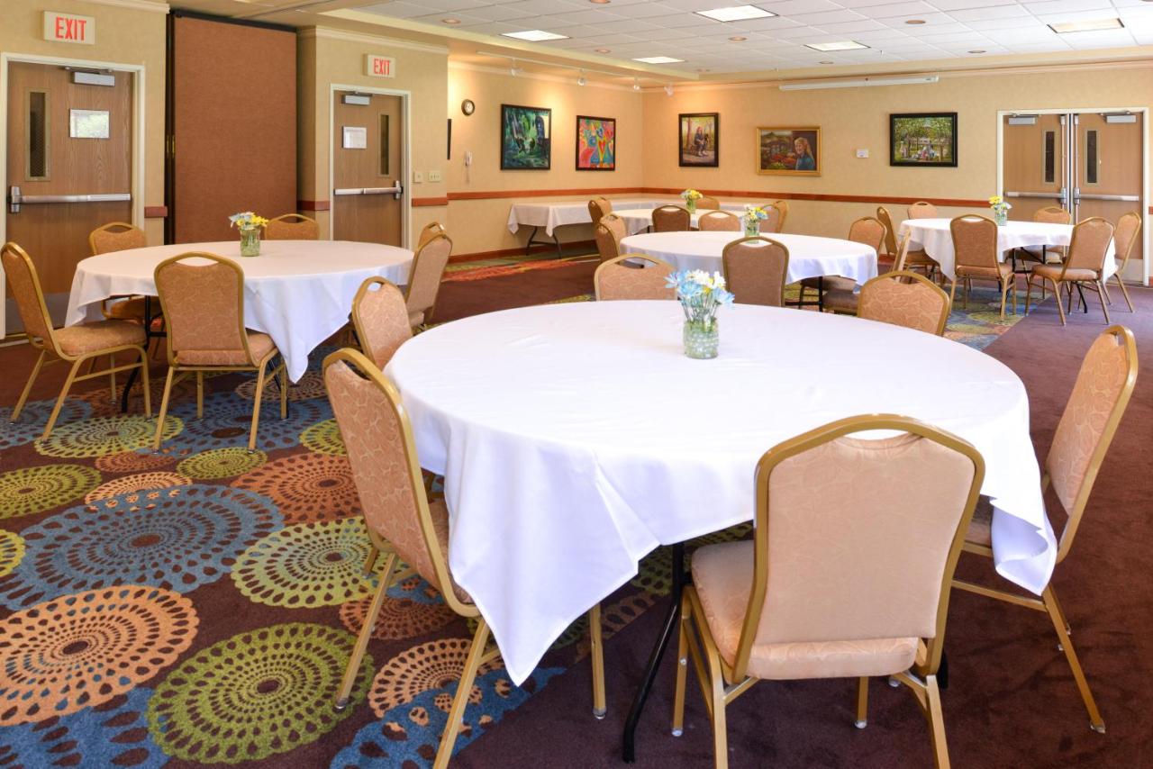 | Holiday Inn Express St. Croix Valley, an IHG Hotel