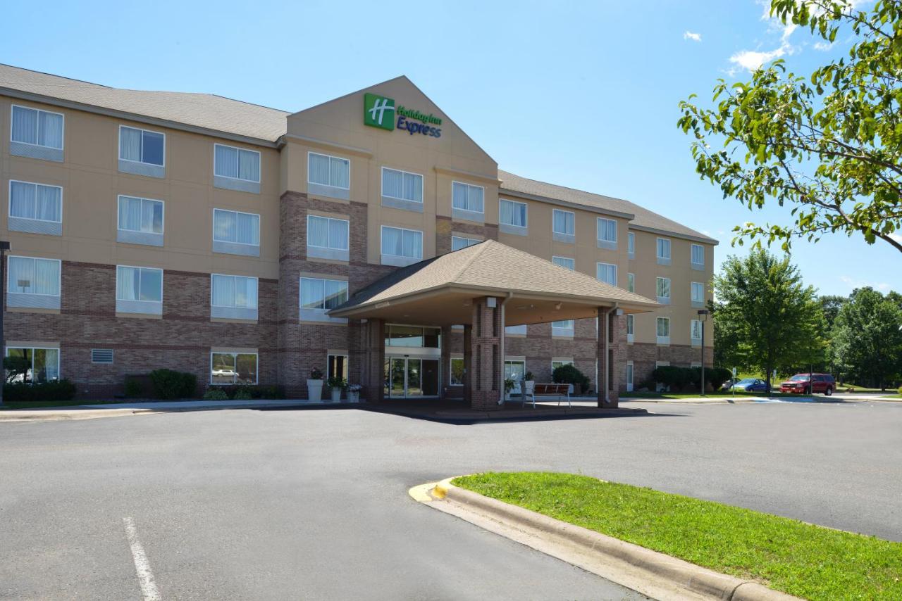 | Holiday Inn Express St. Croix Valley, an IHG Hotel