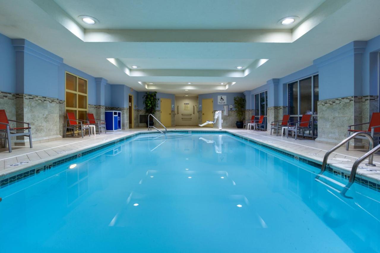  | Holiday Inn Express Tower Center New Brunswick, an IHG Hotel