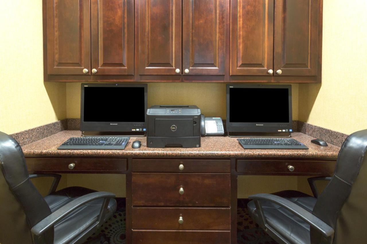 | Holiday Inn Express Tower Center New Brunswick, an IHG Hotel