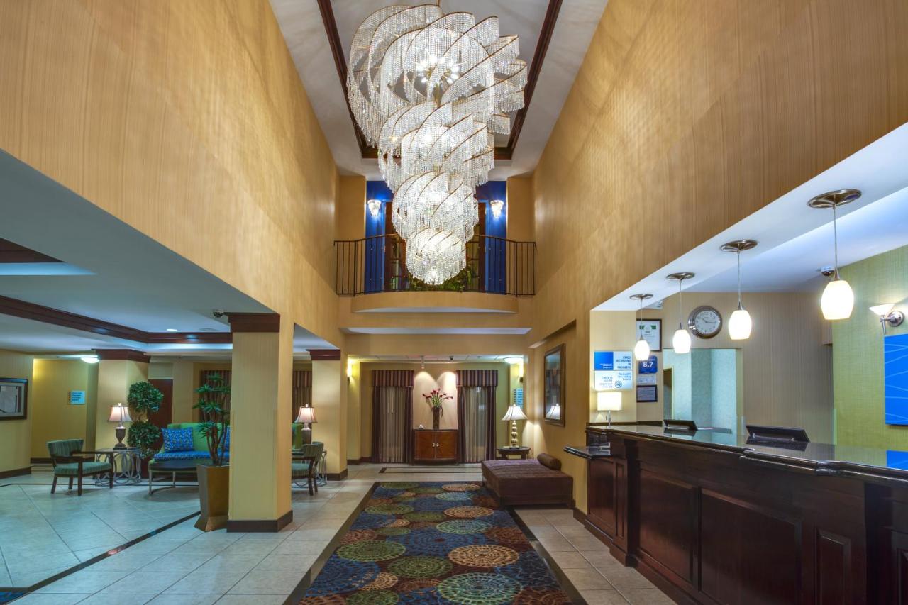  | Holiday Inn Express Tower Center New Brunswick, an IHG Hotel