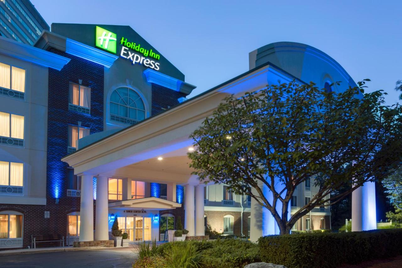  | Holiday Inn Express Tower Center New Brunswick, an IHG Hotel