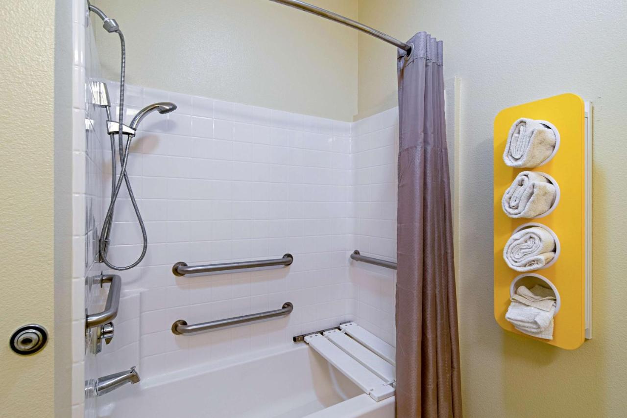 | Motel 6-Rhome, TX